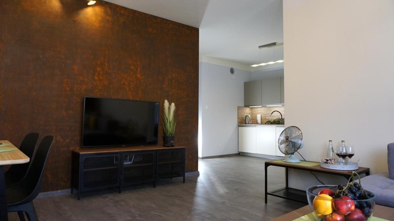 Fajny Kat - Apartamenty W Centrum, Najwyzsze Opinie Gosci Еленя-Гура Экстерьер фото